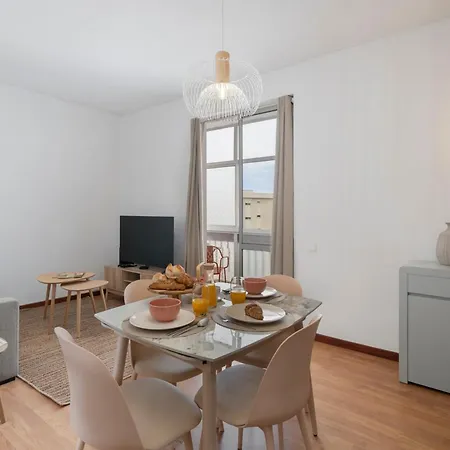 America By An Island * Funchal (Madeira)